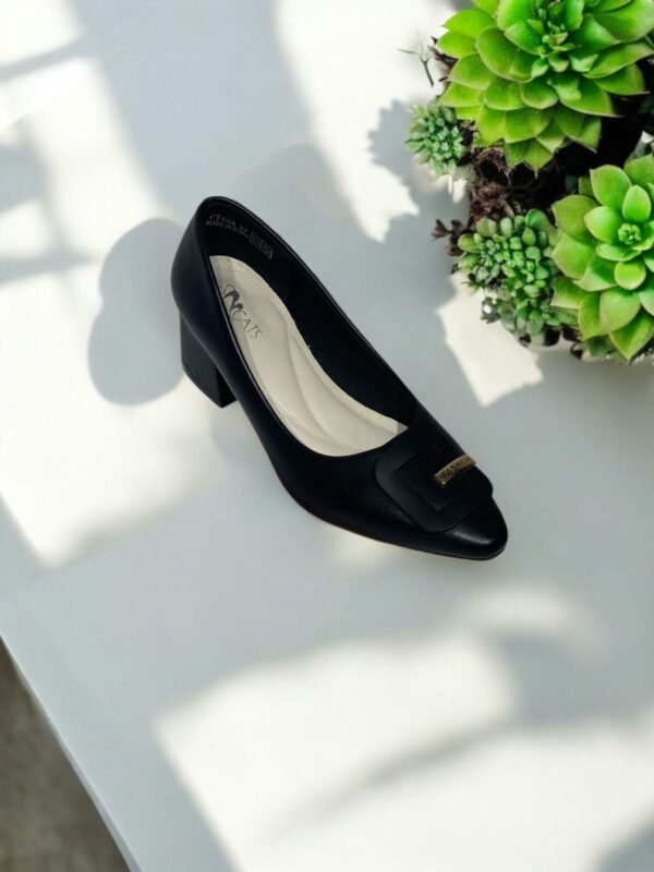 T404 - Image 2