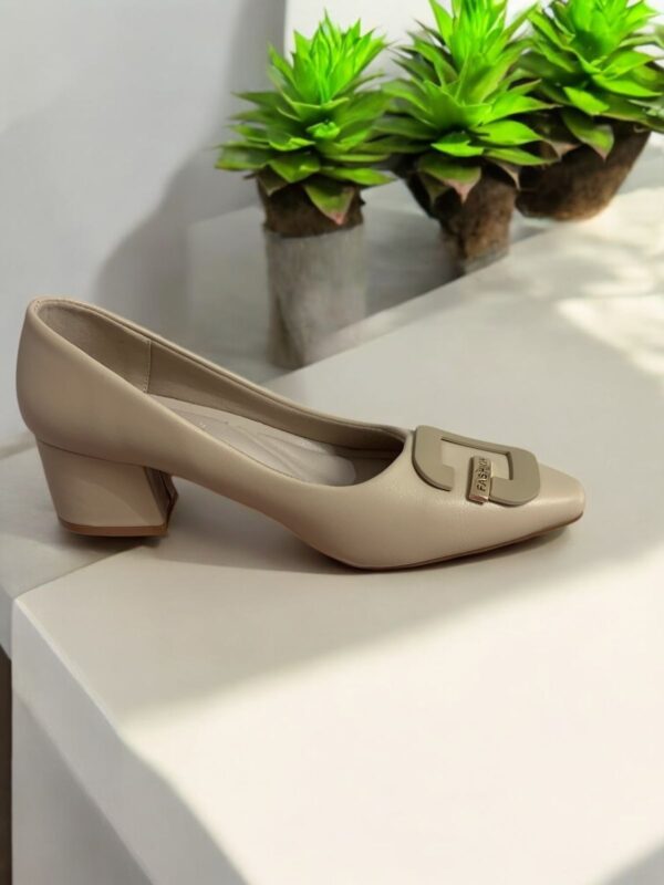 T404 - Image 3